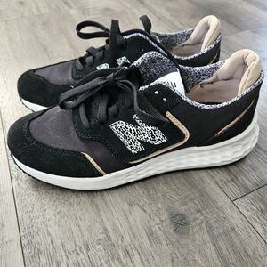 Womens size 8 new balance shoes